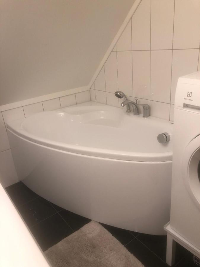 Aid Og Svein' S Sentrumsnaere Panorama Hjem Apartment Кристиансан Екстериор снимка